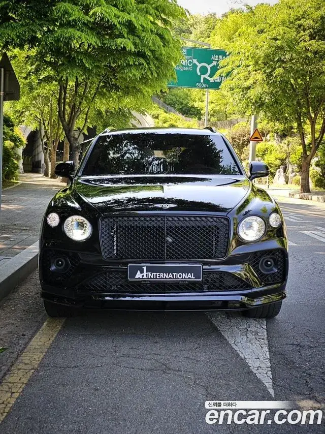 Bentley Bentayga 2022 — Şəkil 19/20