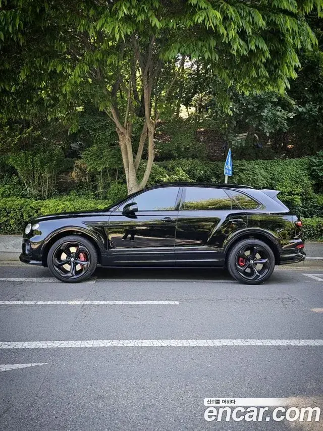 Bentley Bentayga 2022 — Şəkil 1/20