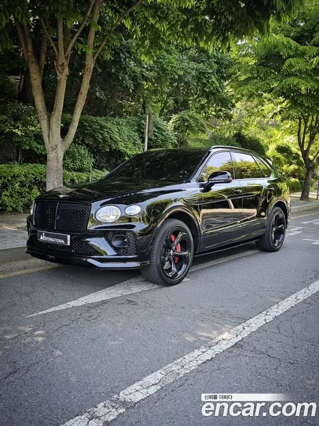 Bentley Bentayga 2022 — Şəkil 8/20