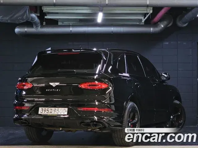 Bentley Bentayga 2022 — Şəkil 13/20