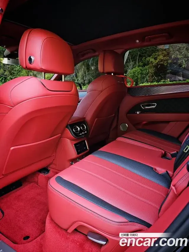 Bentley Bentayga 2022 — Şəkil 10/20