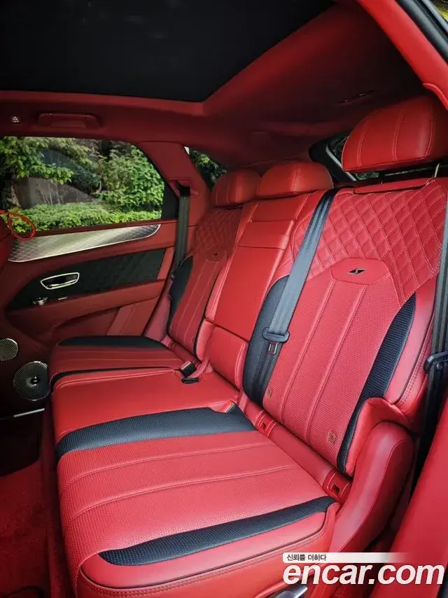 Bentley Bentayga 2022 — Şəkil 7/20