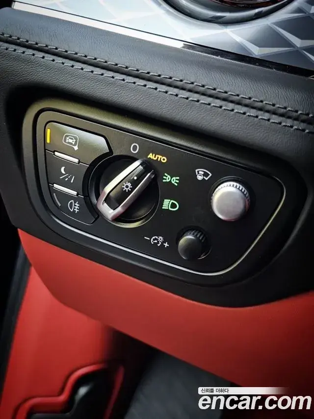 Bentley Bentayga 2022 — Şəkil 12/20