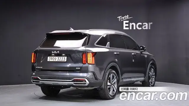 Kia Sorento 2023 — Фото 2/20