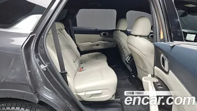 Kia Sorento 2023 — Фото 11/20