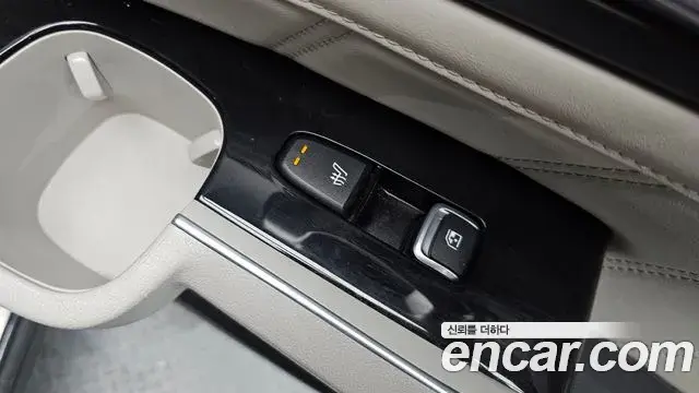 Kia Sorento 2023 — Фото 17/20