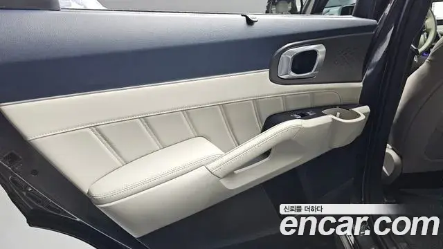 Kia Sorento 2023 — Photo 6/38