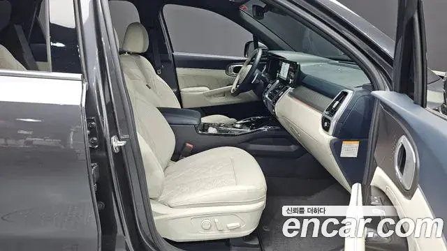 Kia Sorento 2023 — Photo 4/38