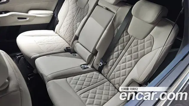 Kia Sorento 2023 — Photo 2/38