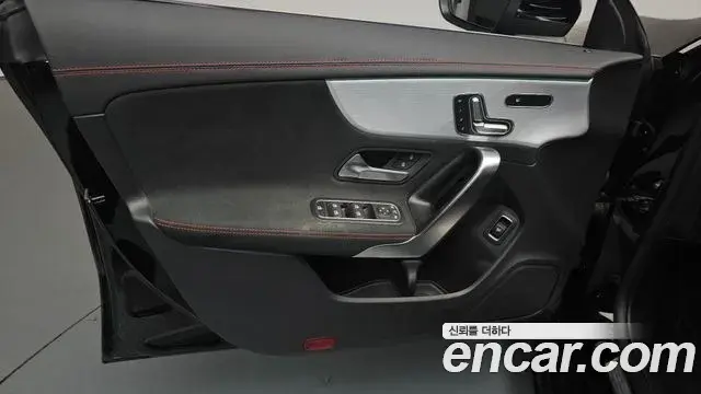 Mercedes-Benz CLA-Class 2021 — Photo 3/33