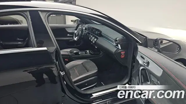 Mercedes-Benz CLA-Class 2021 — Photo 32/33
