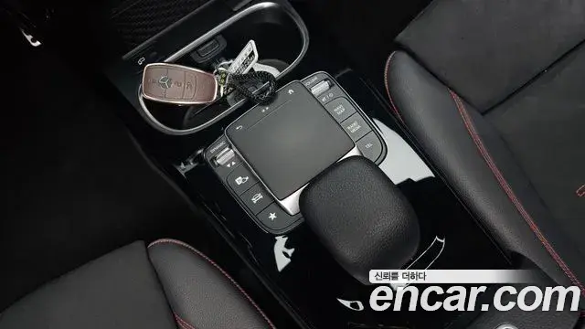 Mercedes-Benz CLA-Class 2021 — Photo 8/33