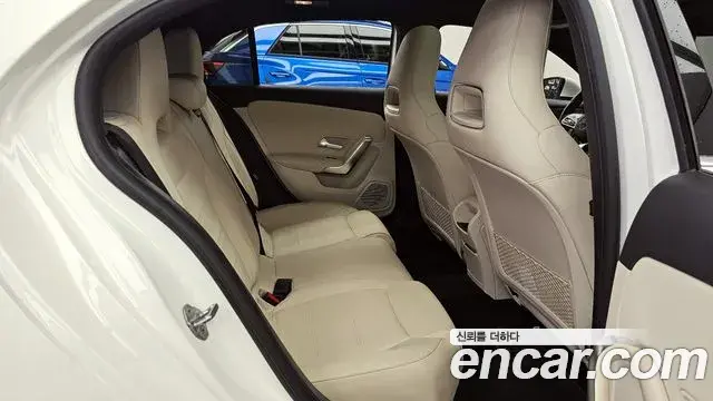 Mercedes-Benz A-Class 2019 — Photo 11/29