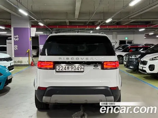 Land Rover Discovery 5 2019 — ფოტო 16/20