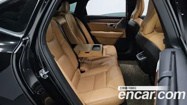Volvo S90 2019 — Photo 14/32