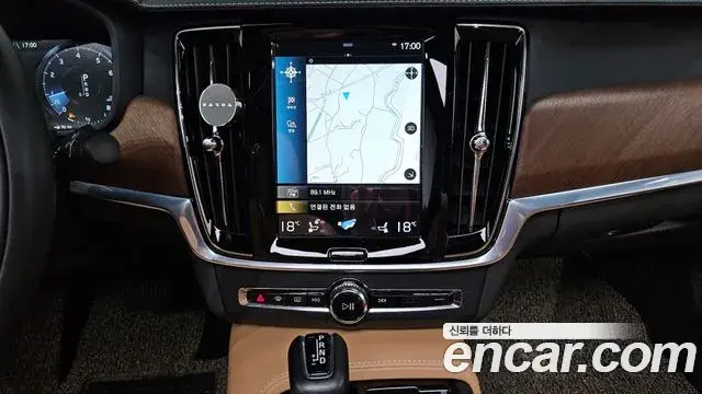 Volvo S90 2019 — Photo 6/32