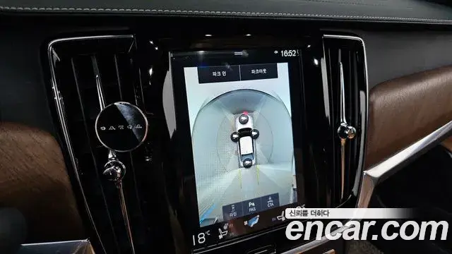 Volvo S90 2019 — Photo 8/32