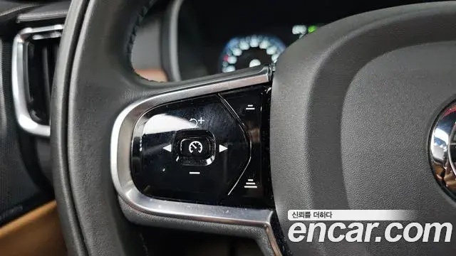 Volvo S90 2019 — Photo 10/32