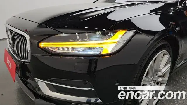 Volvo S90 2019 — Photo 29/32