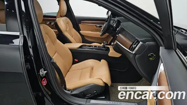 Volvo S90 2019 — Photo 7/32
