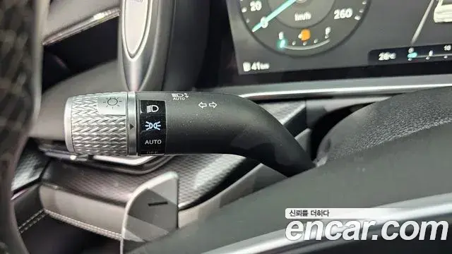 Genesis G90 2023 — ფოტო 33/34