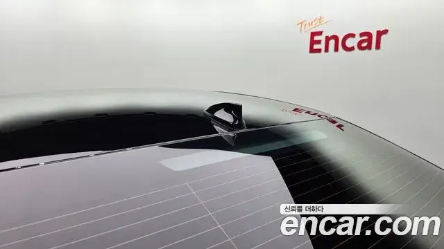 Genesis G90 2023 — ფოტო 17/34