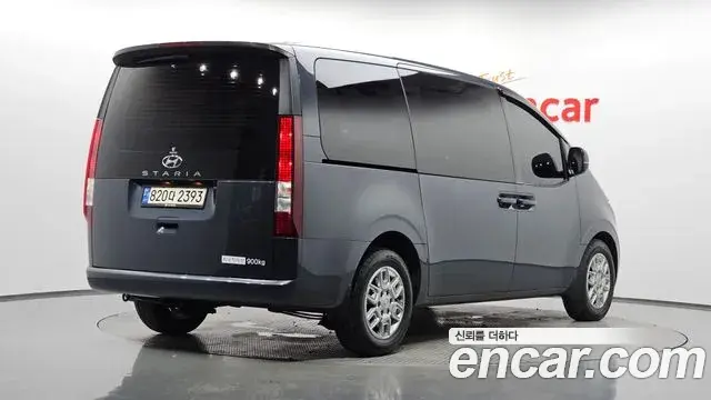 Hyundai Staria 2023 — Фото 2/20