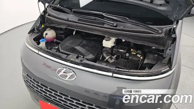 Hyundai Staria 2023 — Фото 6/20