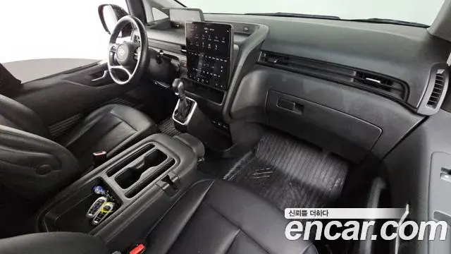 Hyundai Staria 2023 — Фото 7/20