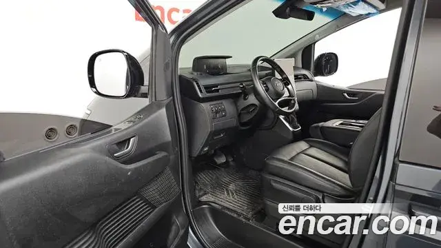 Hyundai Staria 2023 — Фото 10/20