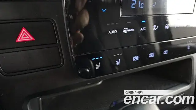 Hyundai Staria 2023 — Фото 19/20