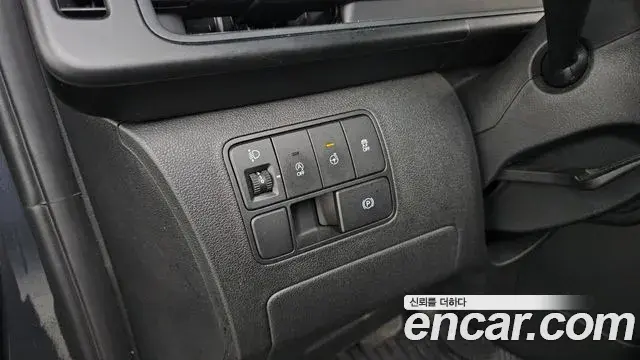 Hyundai Staria 2023 — ფოტო 26/31