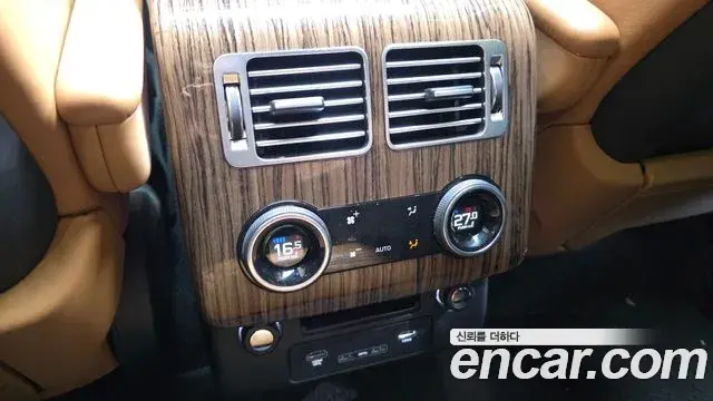 Land Rover Range Rover 2018 — ფოტო 23/35