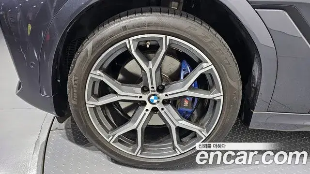 BMW X6 2021 — ფოტო 10/33