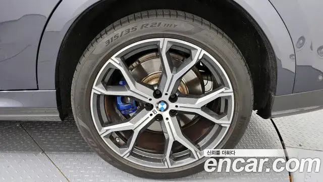 BMW X6 2021 — ფოტო 15/33