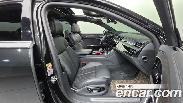 Audi A8 2021 — Şəkil 13/20