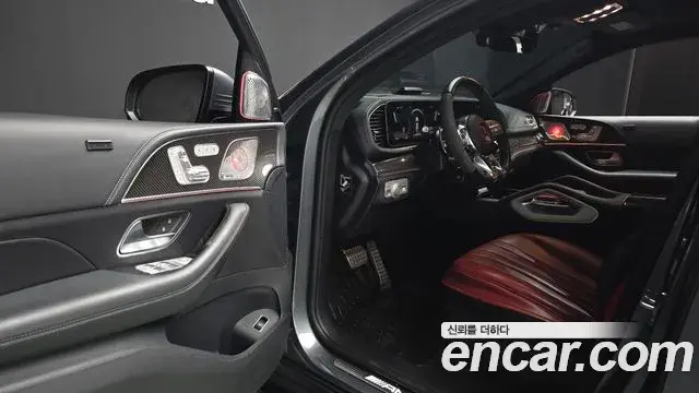 Mercedes-Benz GLE-Class 2021 — Photo 6/33
