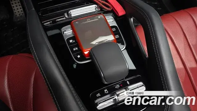 Mercedes-Benz GLE-Class 2021 — Photo 23/33