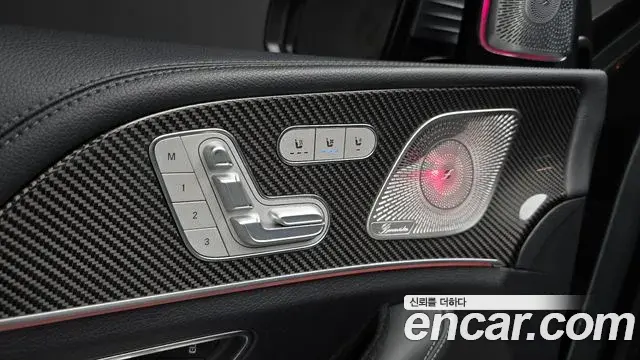 Mercedes-Benz GLE-Class 2021 — Photo 25/33