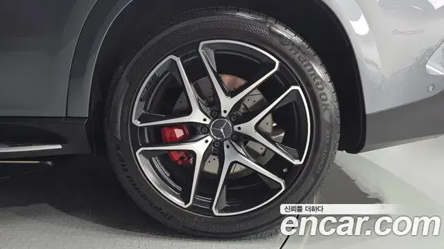 Mercedes-Benz GLE-Class 2021 — Photo 13/33