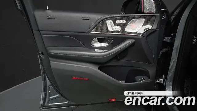Mercedes-Benz GLE-Class 2021 — Photo 18/33