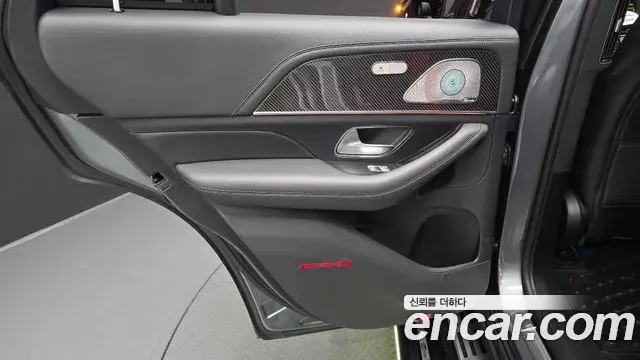 Mercedes-Benz GLE-Class 2021 — Photo 7/33