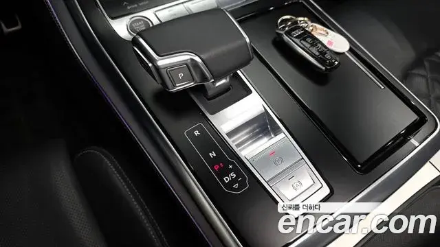 Audi Q8 2021 — ფოტო 32/39