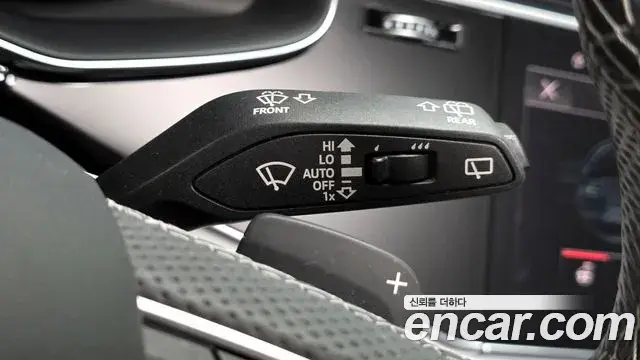 Audi Q8 2021 — ფოტო 19/39