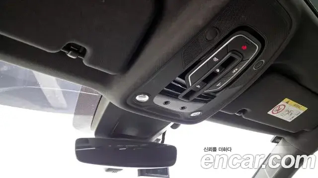 Audi Q8 2021 — ფოტო 11/39
