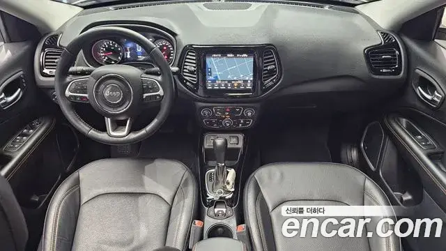 Jeep Compass 2021 — Photo 14/20