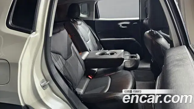 Jeep Compass 2021 — Photo 12/20