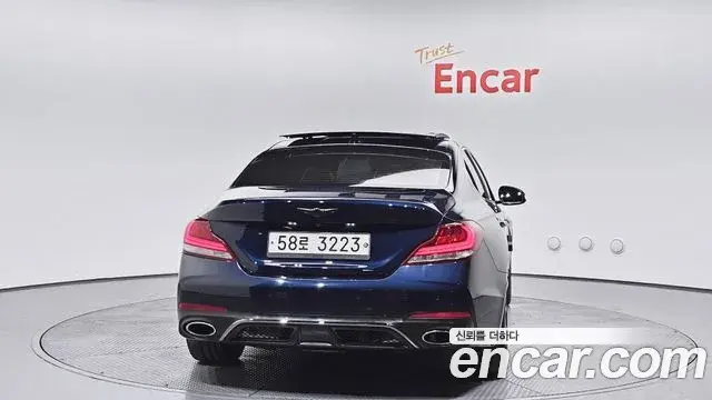 Genesis G70 2018 — Photo 10/20