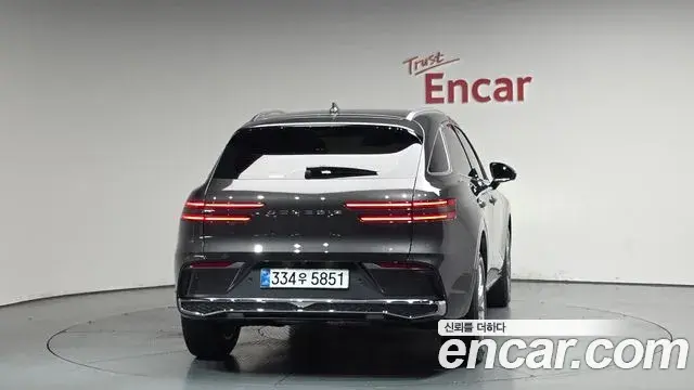 Genesis GV70 2025 — ფოტო 28/34