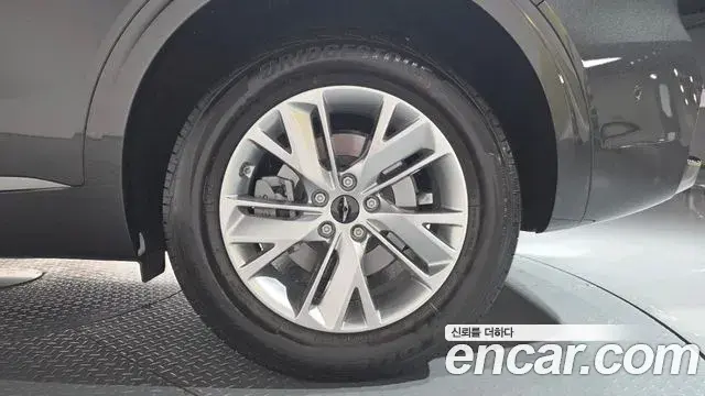 Genesis GV70 2025 — ფოტო 33/34